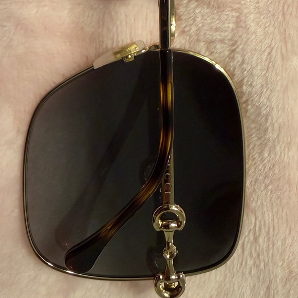 Gucci Sunglasses - Picture 2 of 7